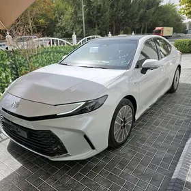 Toyota Camry 2025