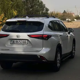 Toyota Highlander 2022