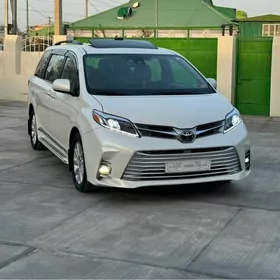Toyota Sienna 2018