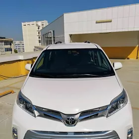 Toyota Sienna 2017