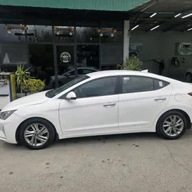 Hyundai Elantra 2020