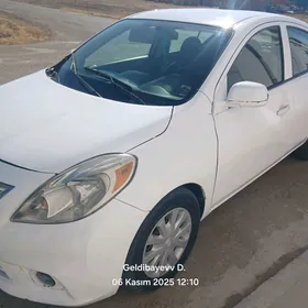 Nissan Versa 2011