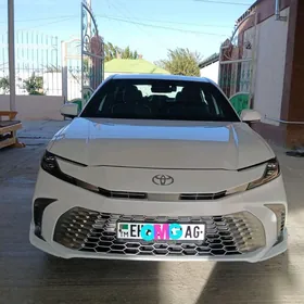 Toyota Camry Hybrid 2024