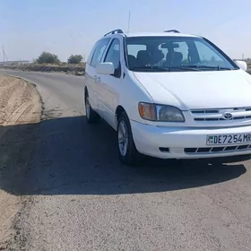 Toyota Sienna 1999
