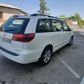 Toyota Sienna 2004