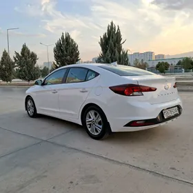 Hyundai Elantra 2020