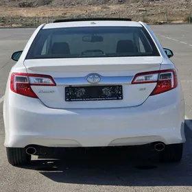 Toyota Camry 2013