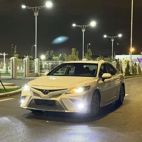 Toyota Camry 2020