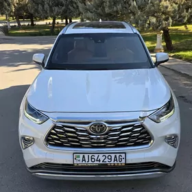 Toyota Highlander 2021