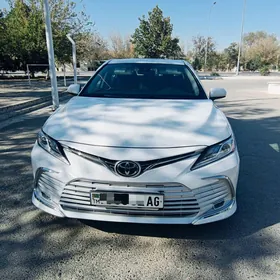Toyota Camry 2021
