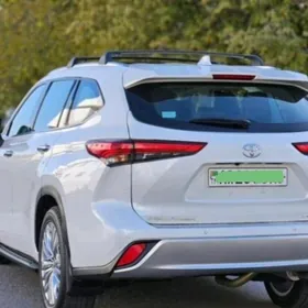 Toyota Highlander 2020