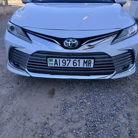 Toyota Camry 2022
