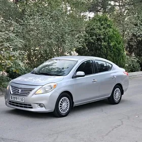 Nissan Versa 2011