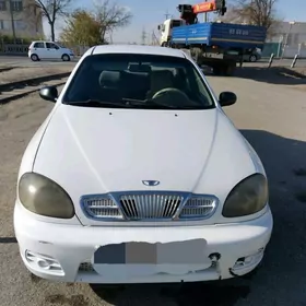 Daewoo Lanos 2001