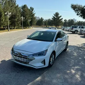 Hyundai Elantra 2020