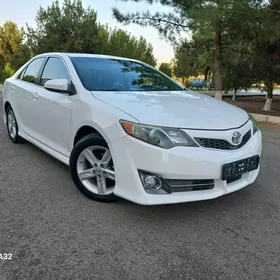 Toyota Camry 2014