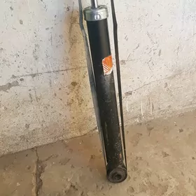 амортизатор versa