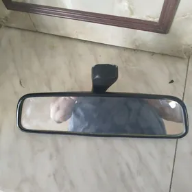 БМВ задный вид айнасы