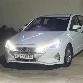 Hyundai Elantra 2019