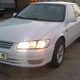 Toyota Camry 2000