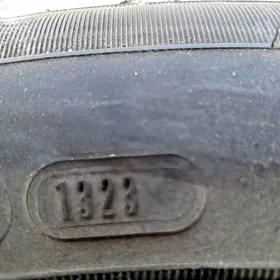 GOODYEAR 255 60 18