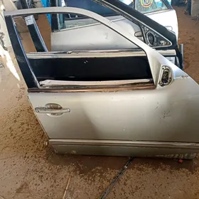 Mercedes E 210 Sag onki gapy