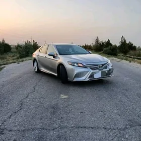Toyota Camry 2021