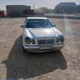 Mercedes-Benz E320 1997