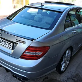 Mercedes-Benz C300 2011