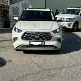 Toyota Highlander 2021