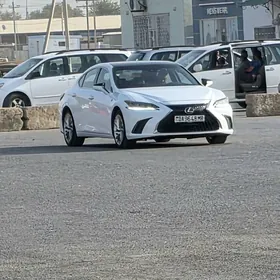 Lexus ES 350 2019