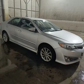 Toyota Camry 2014