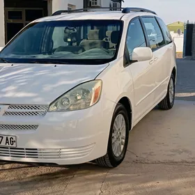 Toyota Sienna 2004