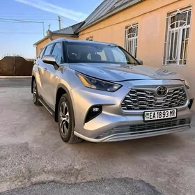 Toyota Highlander 2023