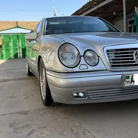 Mercedes-Benz E320 1999