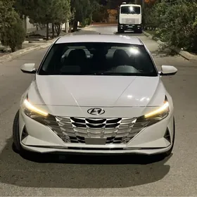 Hyundai Elantra 2022