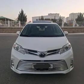 Toyota Sienna 2019