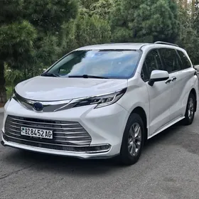 Toyota Sienna 2021