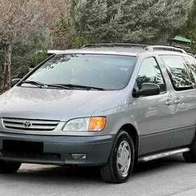 Toyota Sienna 2003