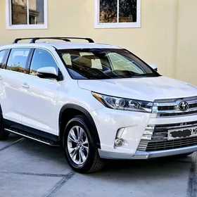 Toyota Highlander 2019