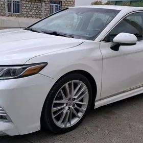 Toyota Camry 2018