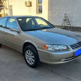 Toyota Camry 2000