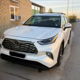 Toyota Highlander 2021