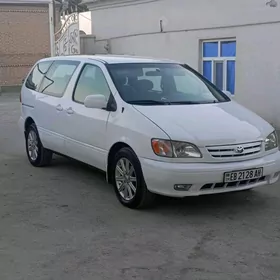 Toyota Sienna 2002