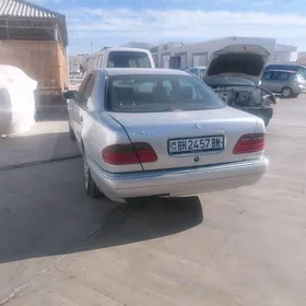 Mercedes-Benz E320 1996