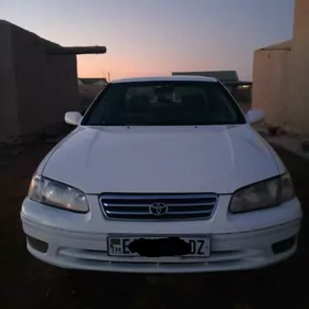Toyota Camry 2000