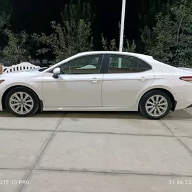 Toyota Camry 2018