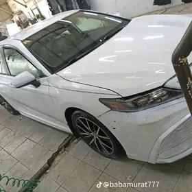 Toyota Camry 2021