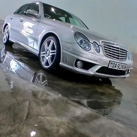 Mercedes-Benz E320 2005