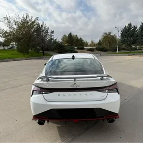 Hyundai Elantra 2022